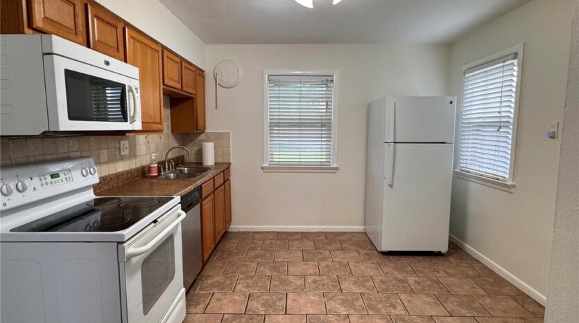 854 Loekes drive2