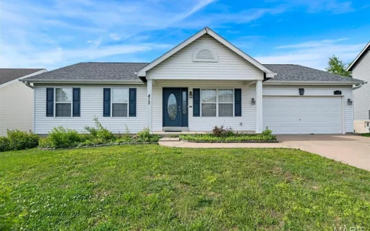 813 Wenstone Park Dr, Wentzville, MO 63385
